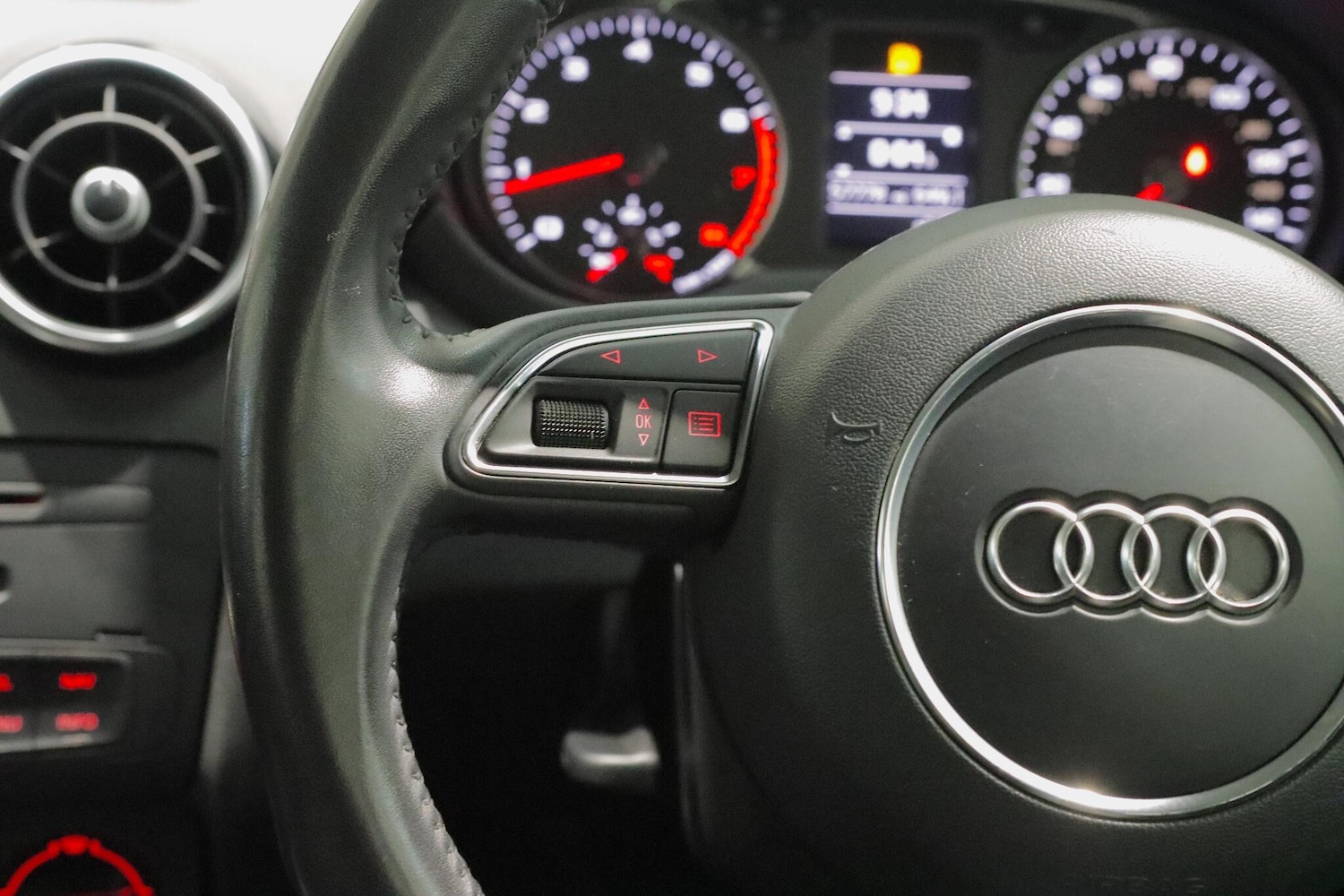 Used Audi A1 2013 for sale - 76701956: Photo 16