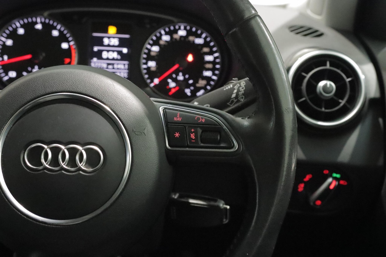 Used Audi A1 2013 for sale - 76701956: Photo 17