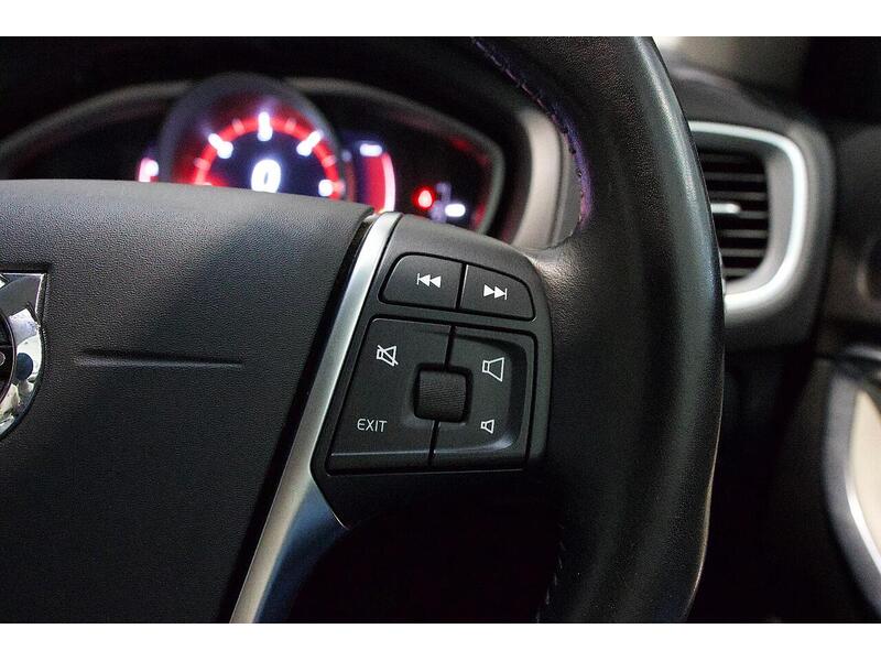 Used Volvo V40 2016 for sale - 76968423: Photo 17