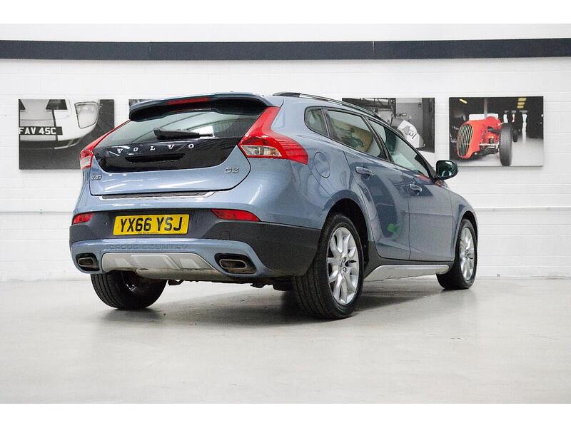 Used Volvo V40 2016 for sale - 76968423: Photo 3
