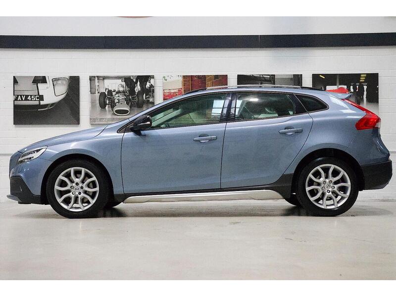 Used Volvo V40 2016 for sale - 76968423: Photo 6