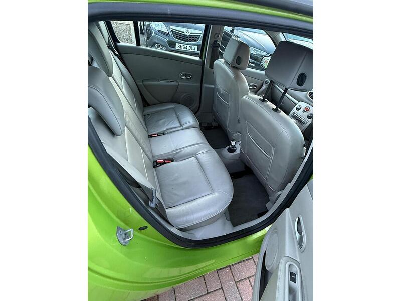 Used Renault Clio 2010 for sale - 76968420: Photo 12