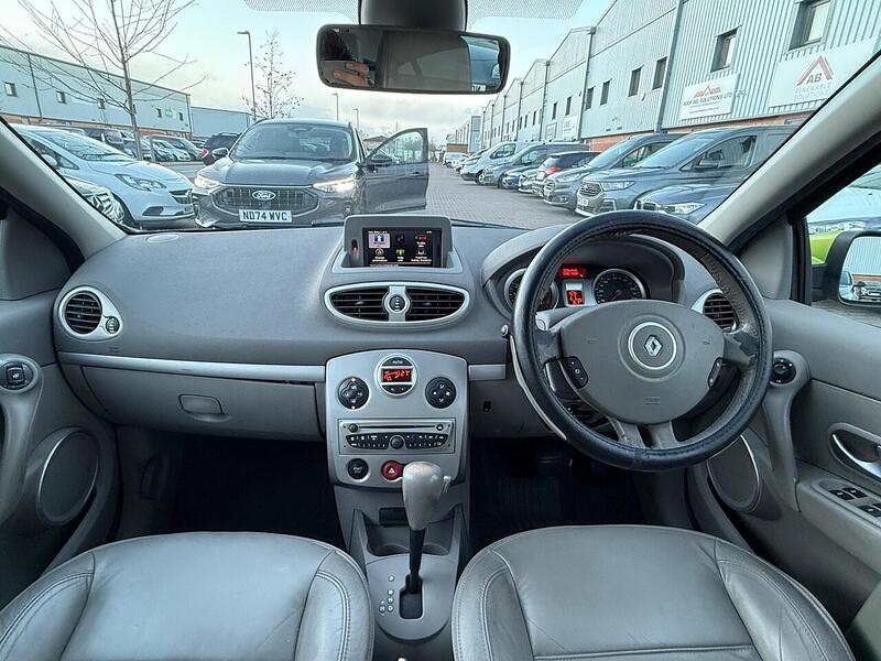 Used Renault Clio 2010 for sale - 76968420: Photo 13