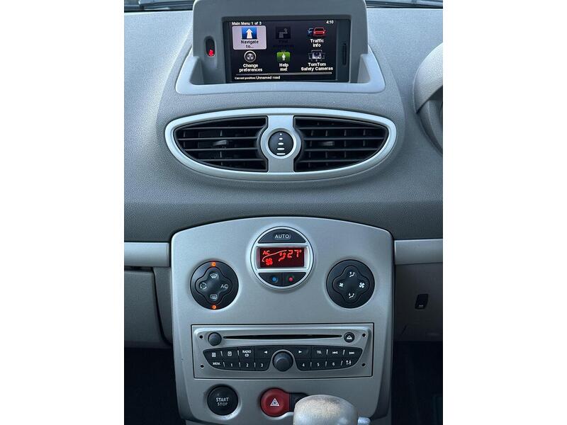 Used Renault Clio 2010 for sale - 76968420: Photo 15