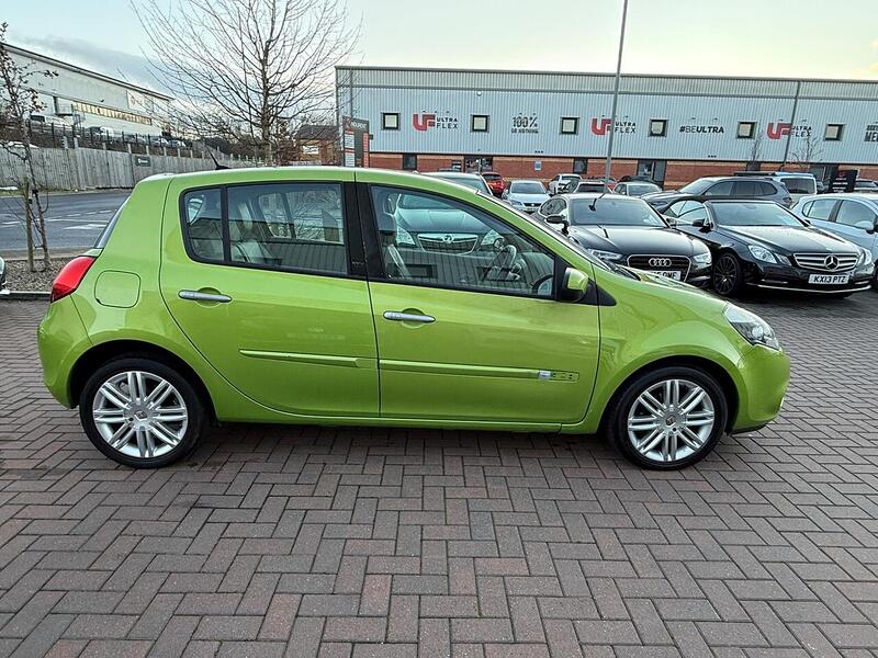 Used Renault Clio 2010 for sale - 76968420: Photo 8