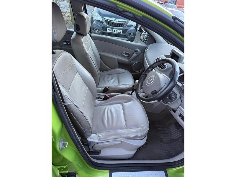 Used Renault Clio 2010 for sale - 76968420: Photo 9