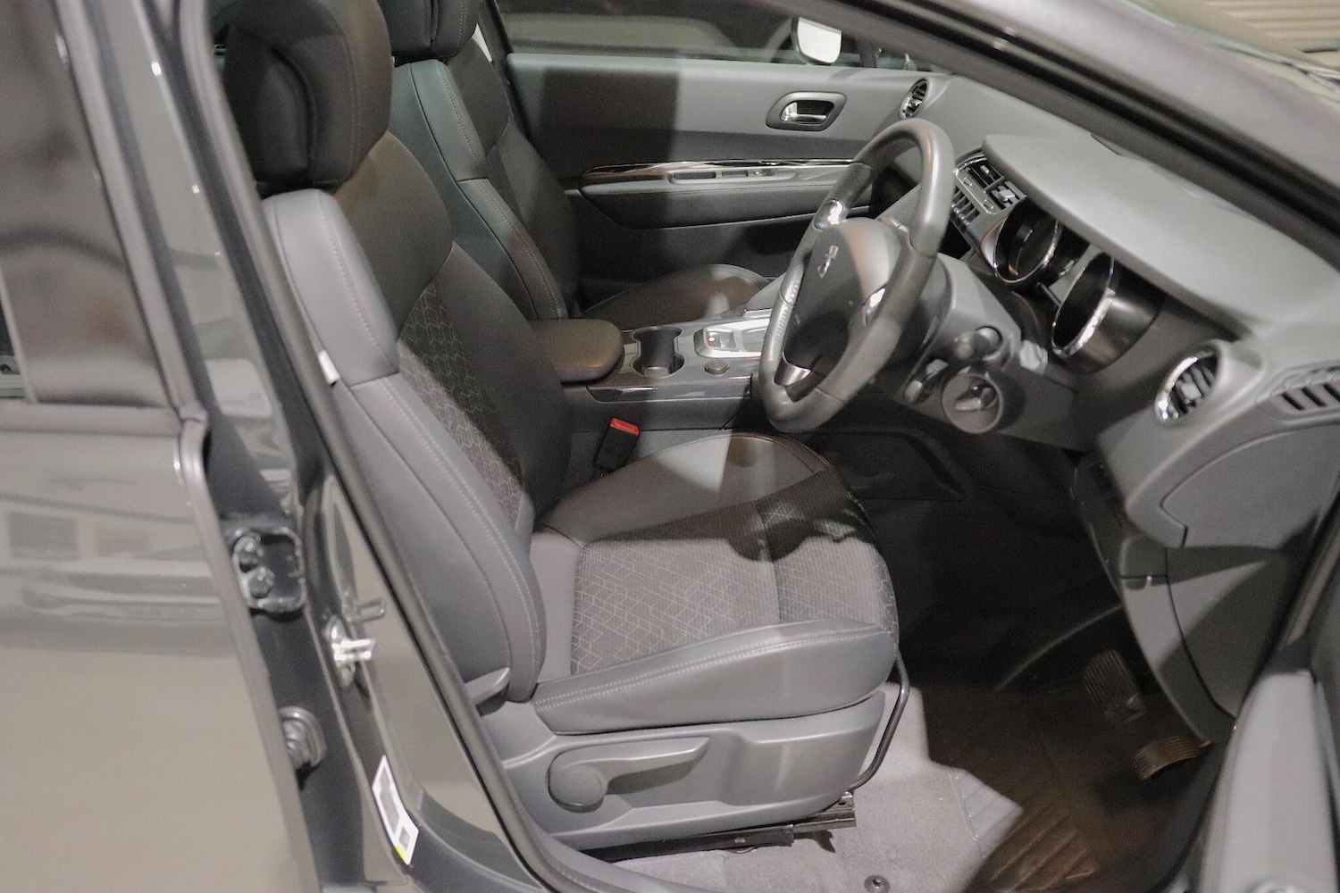 Used Peugeot 3008 2016 for sale - 76832642: Photo 9