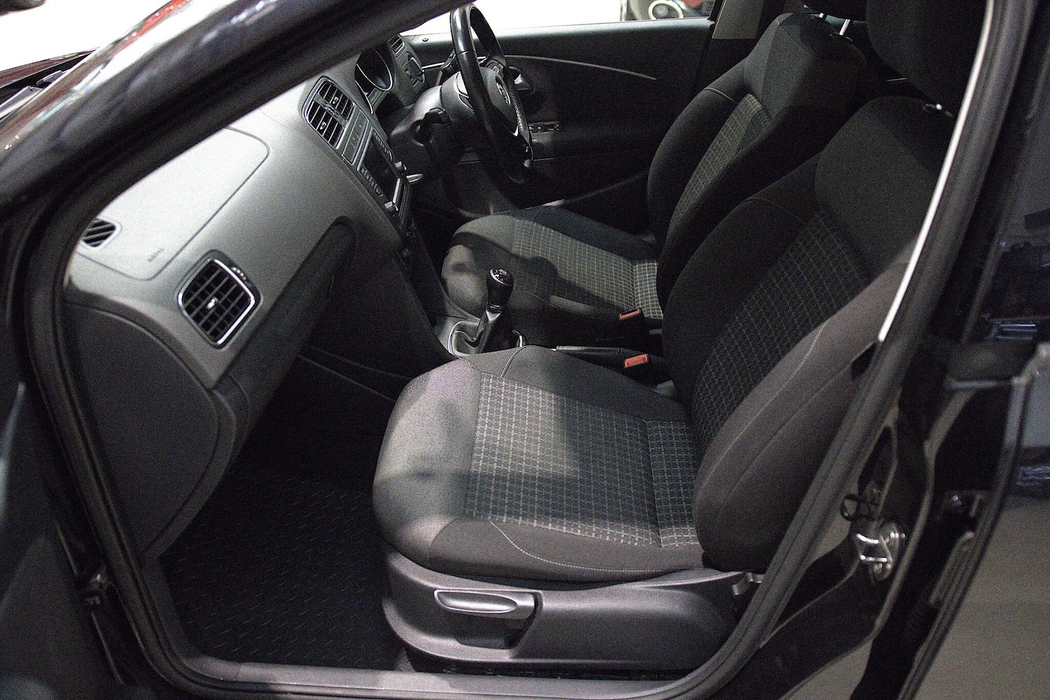 Used Volkswagen Polo 2016 for sale - 76337112: Photo 11