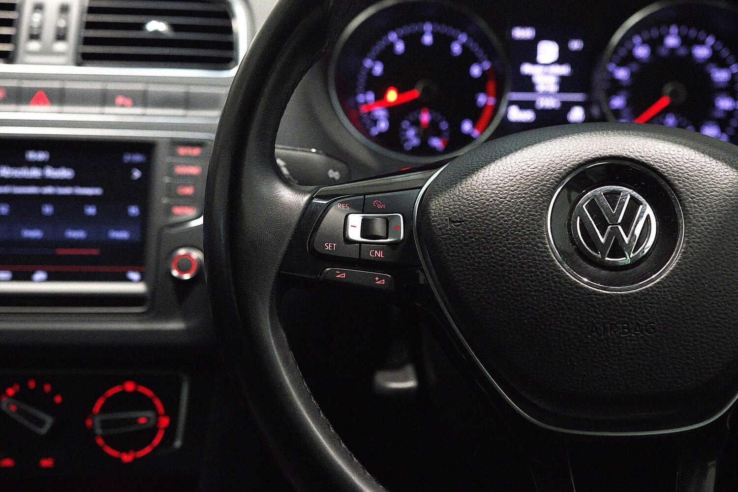 Used Volkswagen Polo 2016 for sale - 76337112: Photo 19