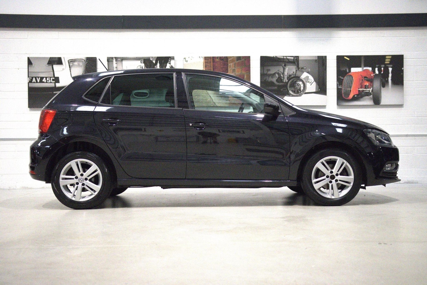 Used Volkswagen Polo 2016 for sale - 76337112: Photo 2