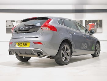 Used Volvo V40 2015 for sale - 76849718: Photo