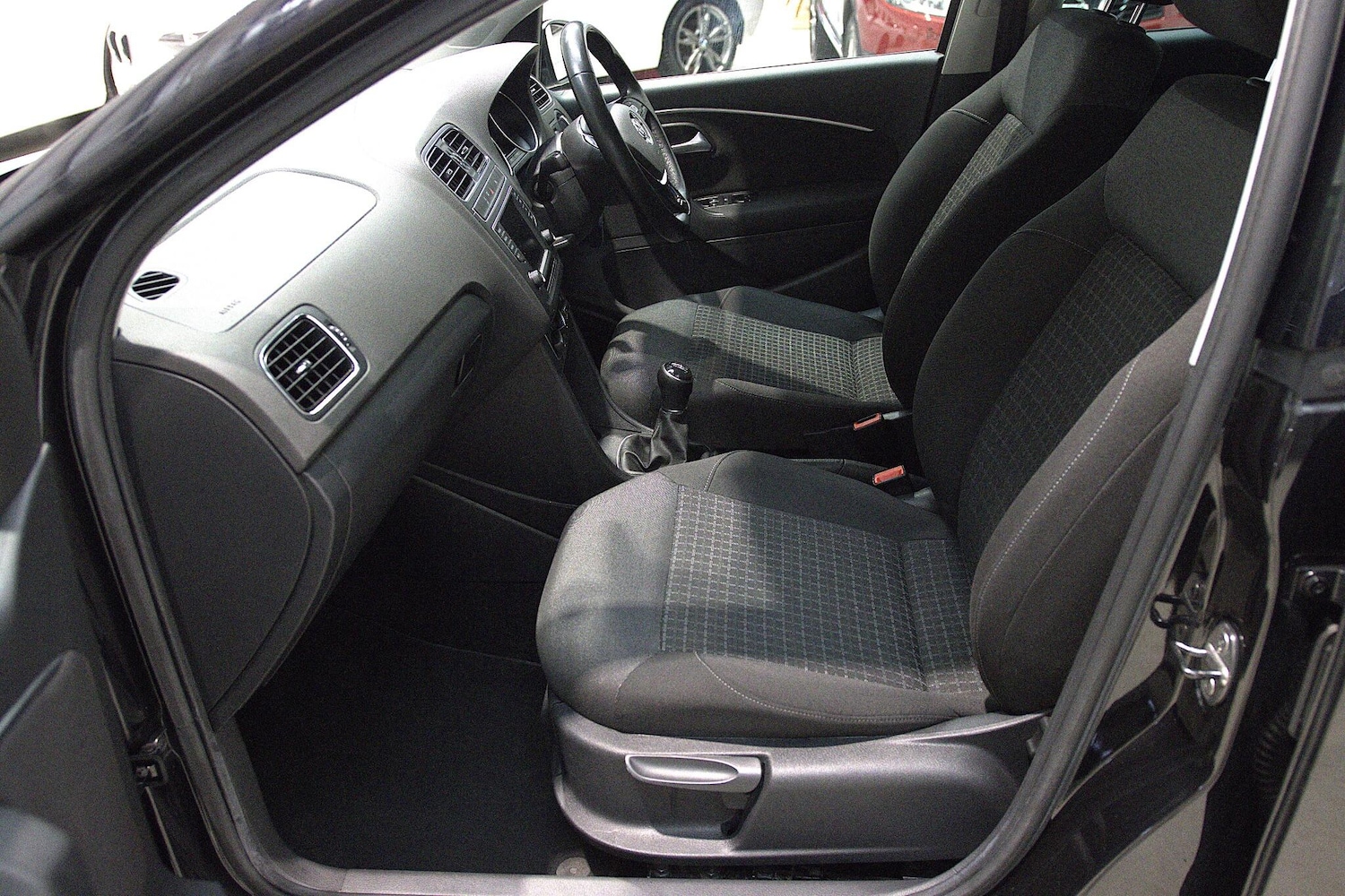 Used Volkswagen Polo 2016 for sale - 76318239: Photo 11