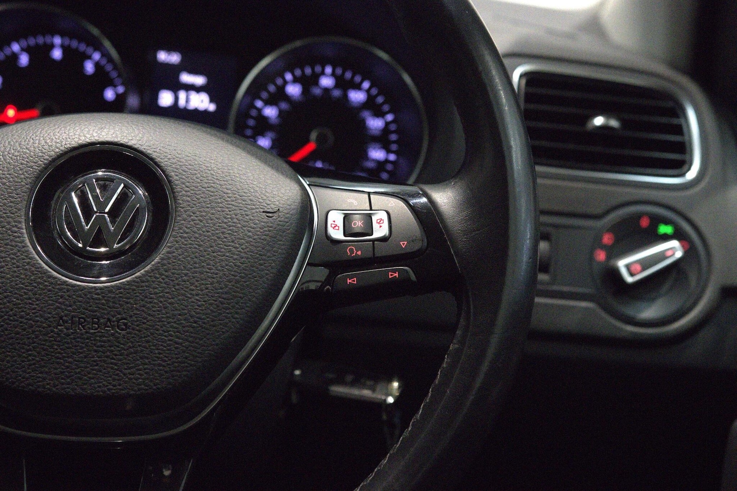 Used Volkswagen Polo 2016 for sale - 76318239: Photo 18