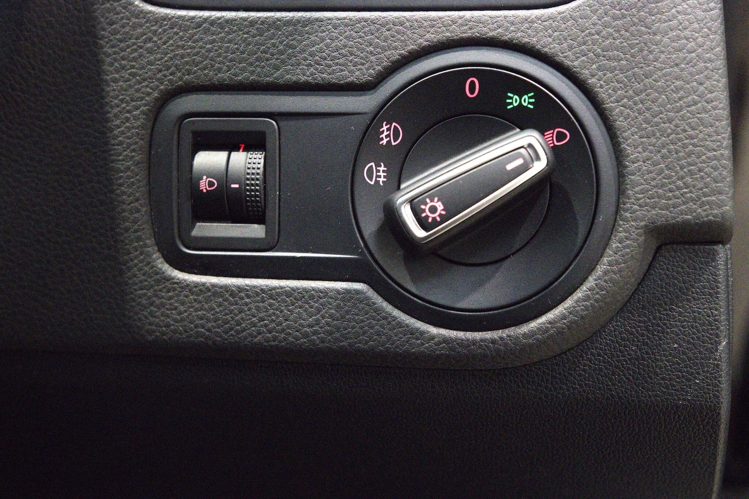 Used Volkswagen Polo 2016 for sale - 76318239: Photo 24