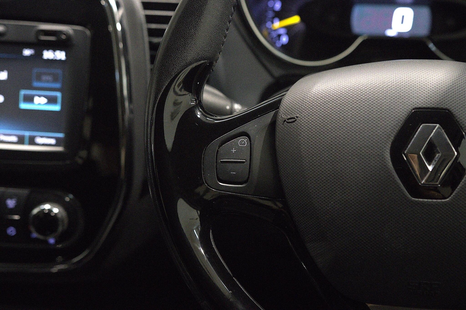 Used Renault Captur 2016 for sale - 76259944: Photo 18