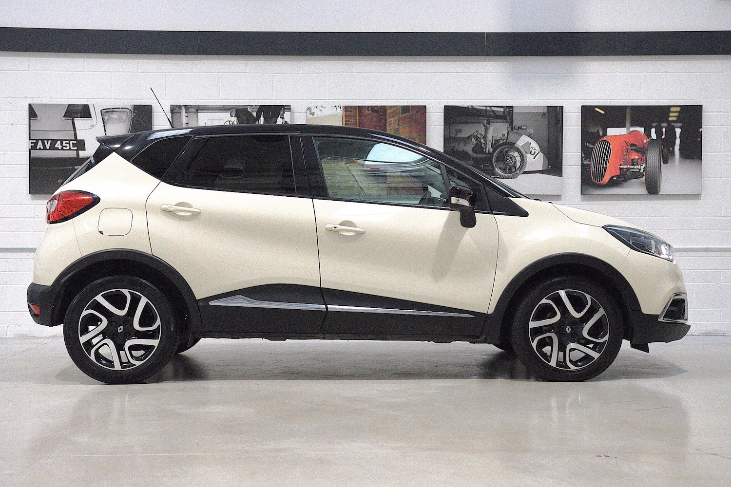 Used Renault Captur 2016 for sale - 76259944: Photo 2