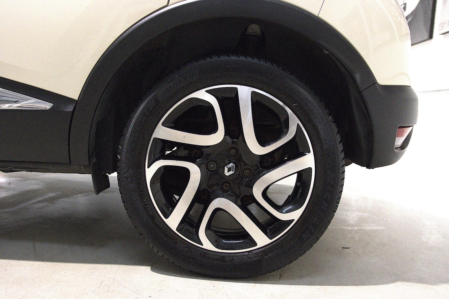 Used Renault Captur 2016 for sale - 76259944: Photo 32