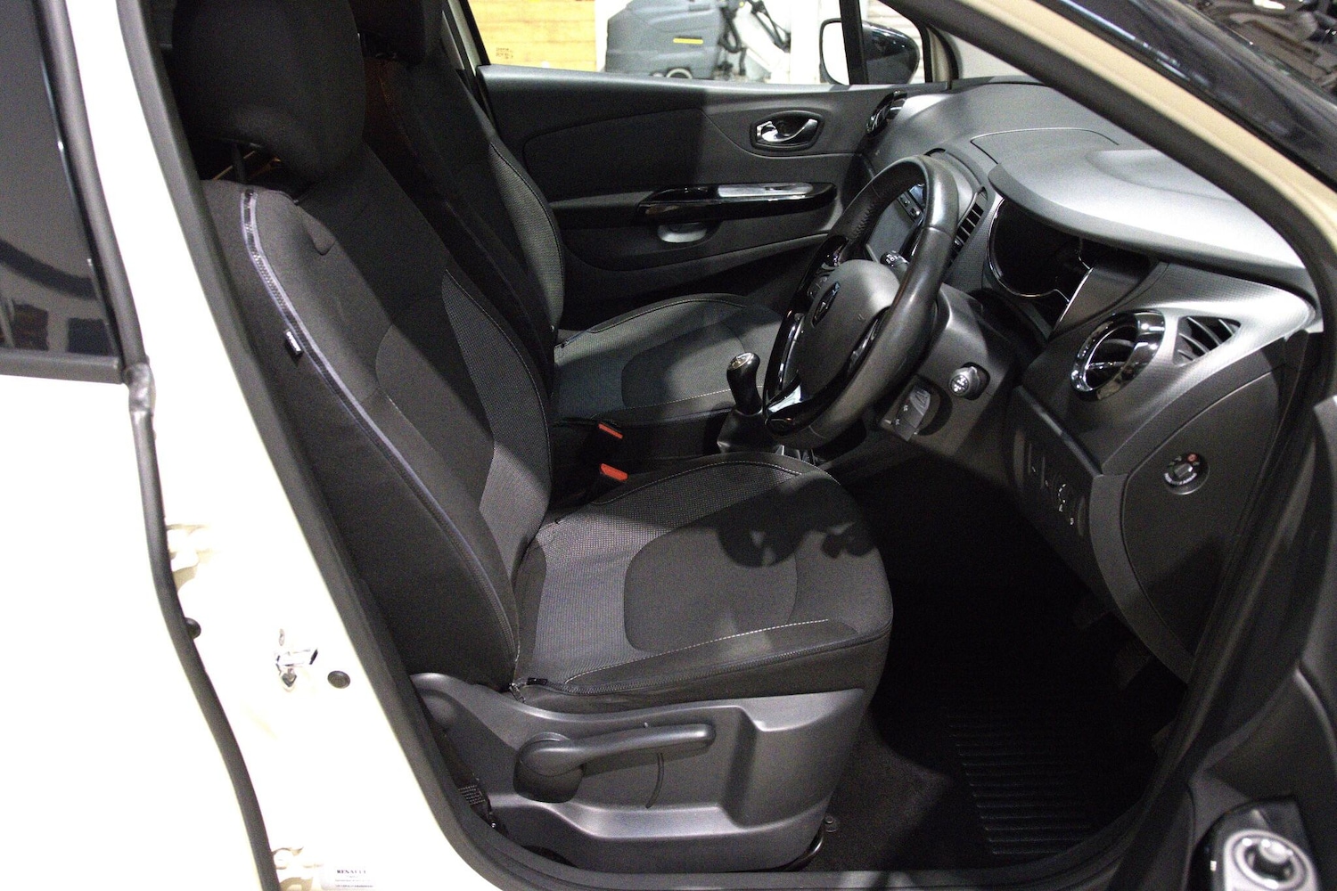 Used Renault Captur 2016 for sale - 76259944: Photo 9