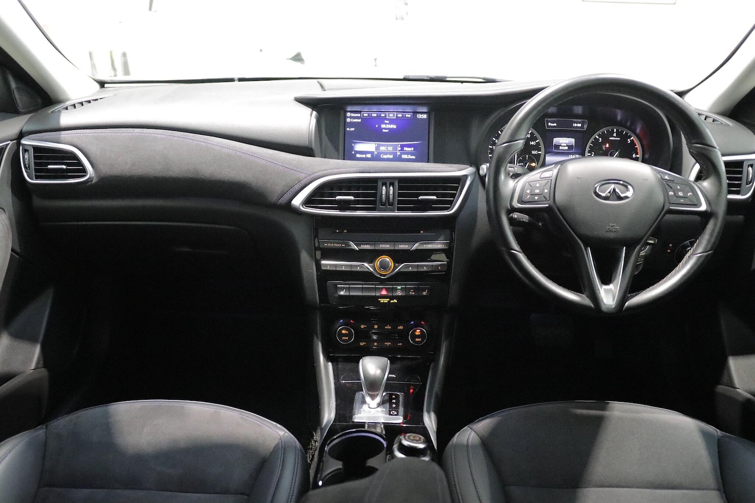 Used Infiniti Q30 2016 for sale - 76850346: Photo 10