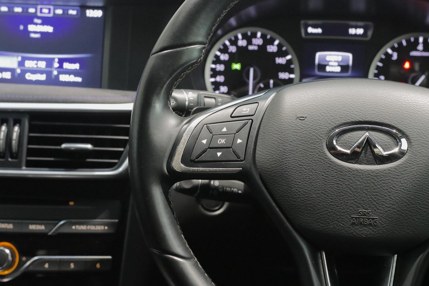 Used Infiniti Q30 2016 for sale - 76850346: Photo 17