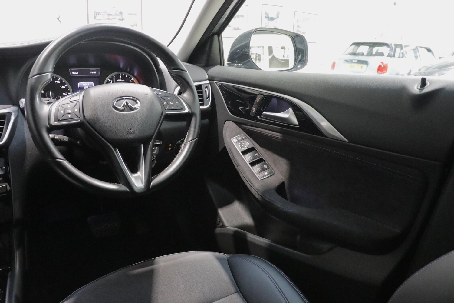 Used Infiniti Q30 2016 for sale - 76850346: Photo 26