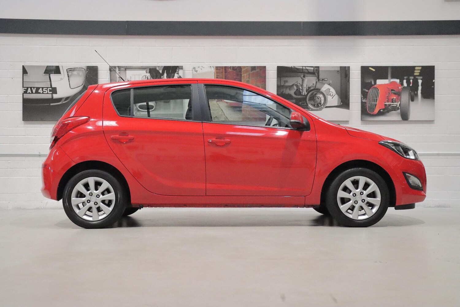 Used Hyundai i20 2013 for sale - 76360622: Photo 2