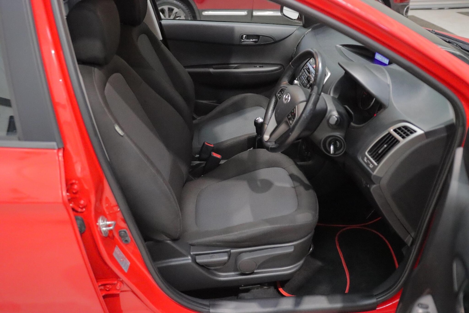 Used Hyundai i20 2013 for sale - 76360622: Photo 9