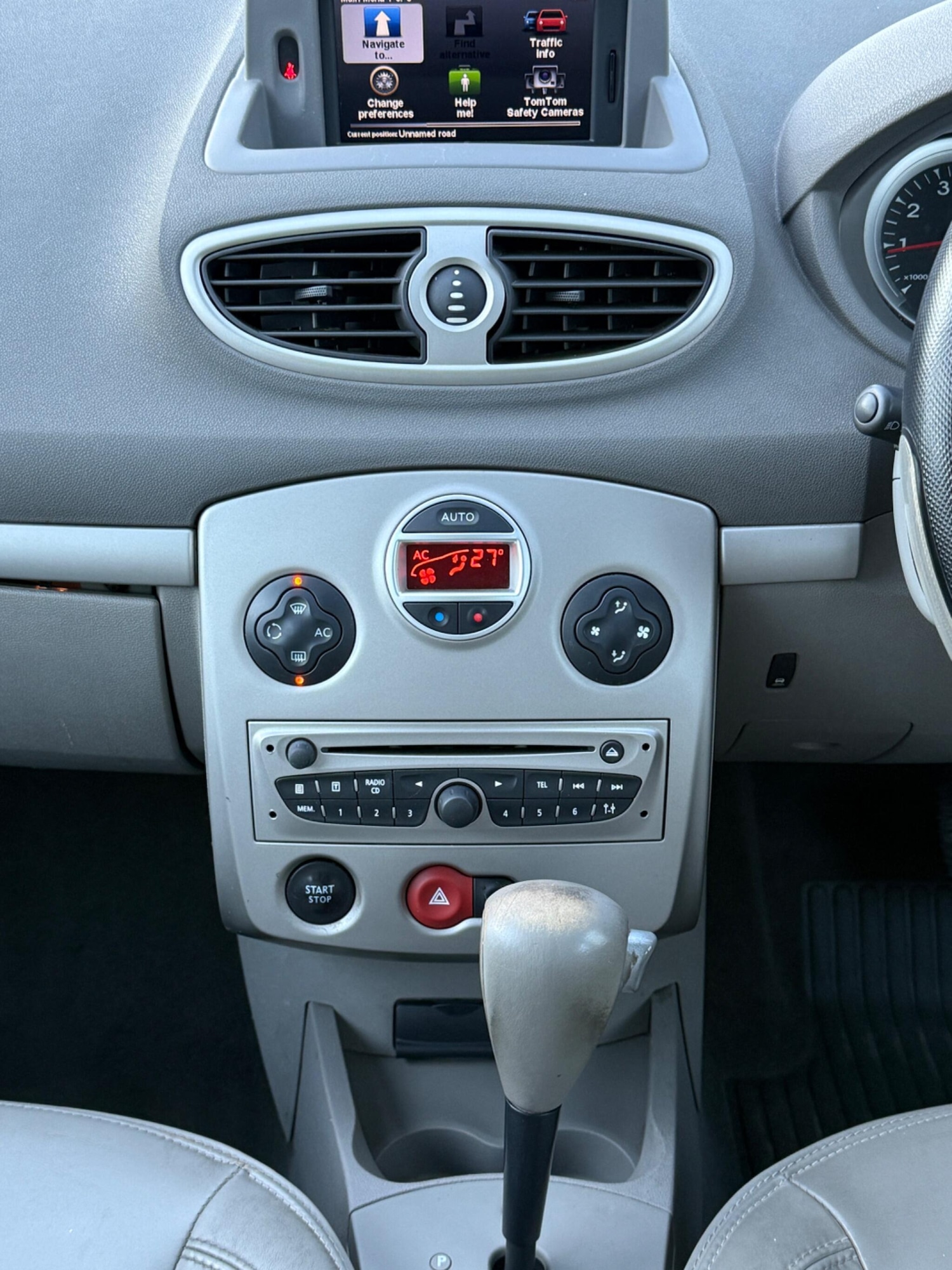 Used Renault Clio 2010 for sale - 76913614: Photo 16