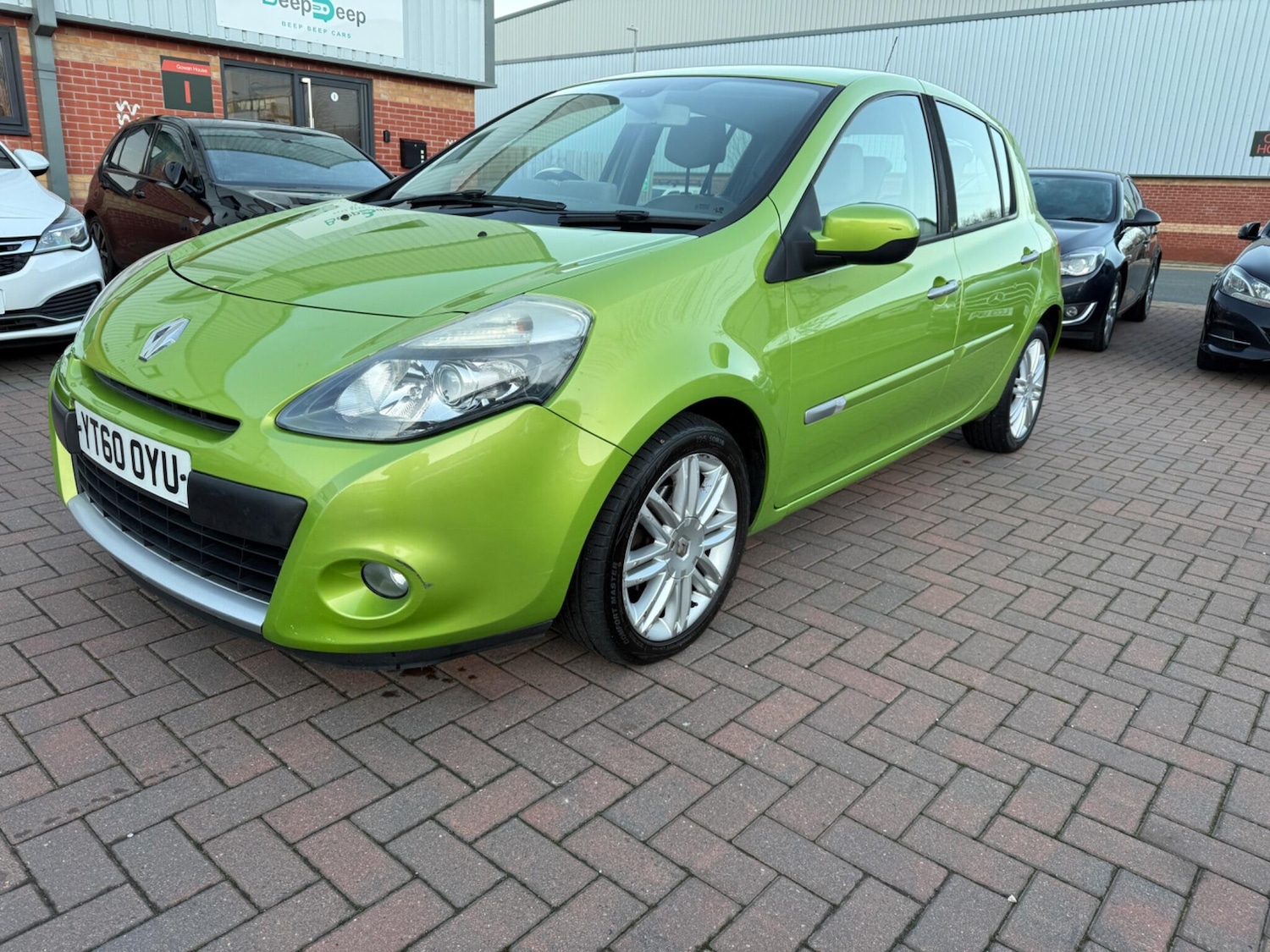 Used Renault Clio 2010 for sale - 76913614: Photo 3