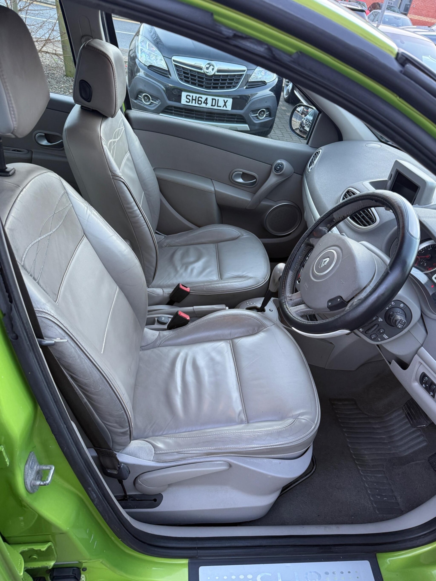 Used Renault Clio 2010 for sale - 76913614: Photo 9