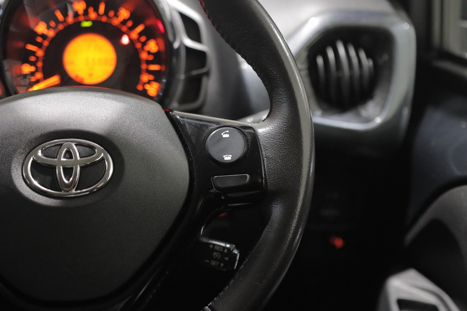 Used Toyota AYGO 2017 for sale - 76918591: Photo 17