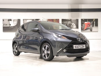 2017 (17) - 1.0 VVT-i X-Clusiv 3 5dr