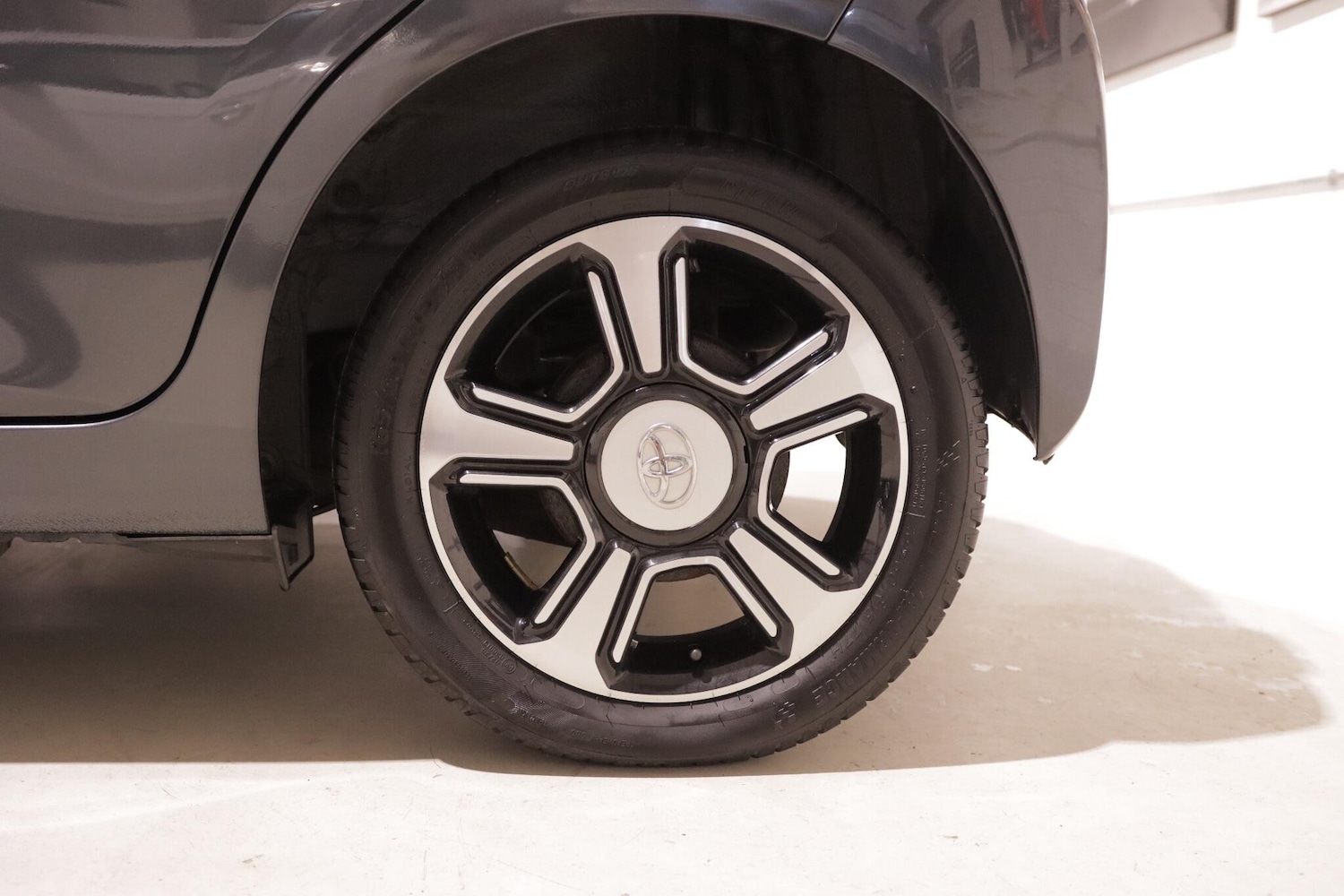 Used Toyota AYGO 2017 for sale - 76918591: Photo 27