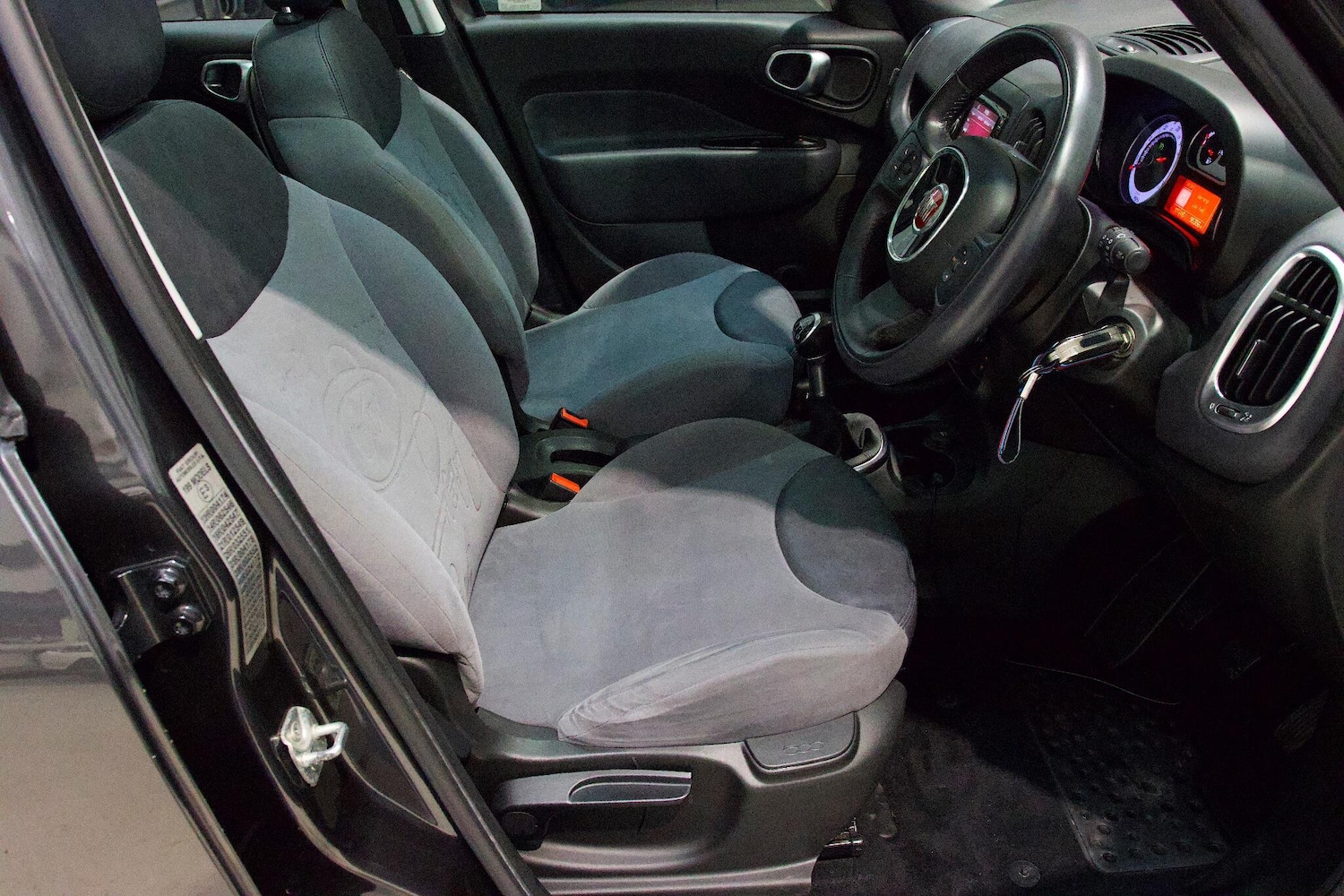 Used Fiat 500L 2013 for sale - 76456749: Photo 9