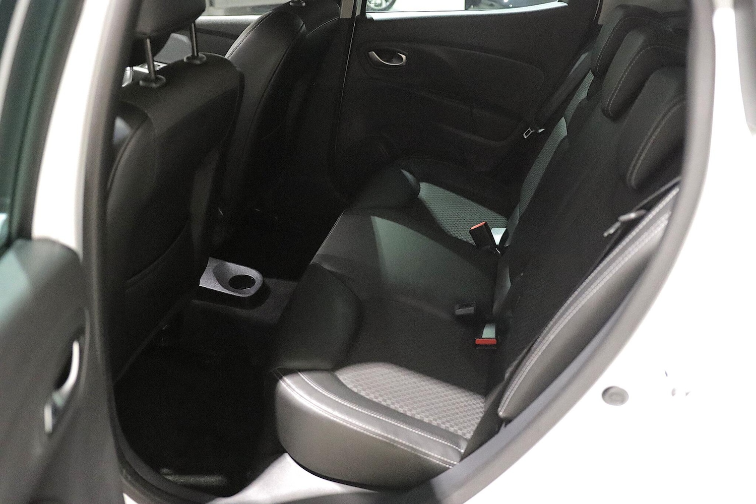 Used Renault Clio 2018 for sale - 76498596: Photo 12