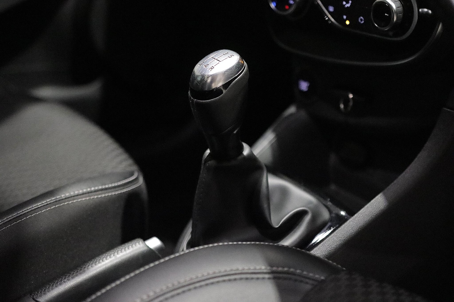 Used Renault Clio 2018 for sale - 76498596: Photo 22