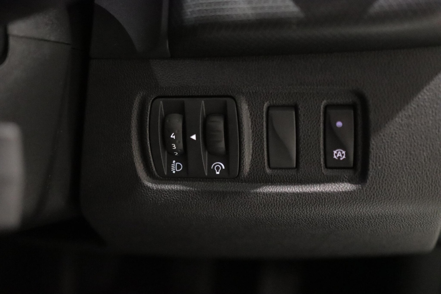 Used Renault Clio 2018 for sale - 76498596: Photo 23