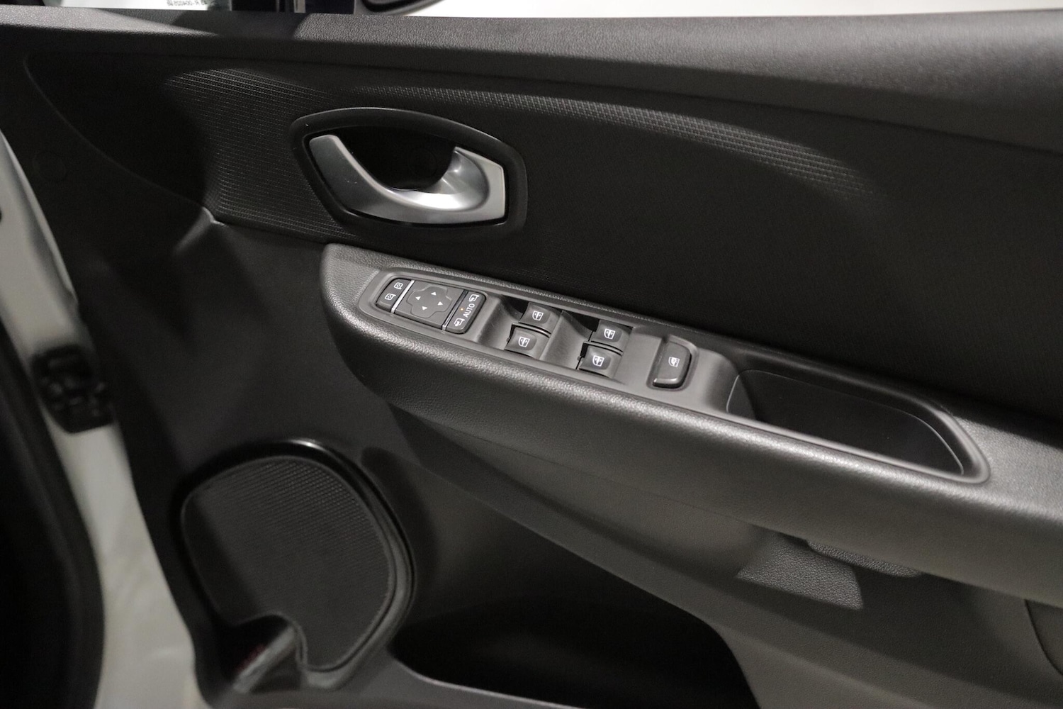 Used Renault Clio 2018 for sale - 76498596: Photo 26