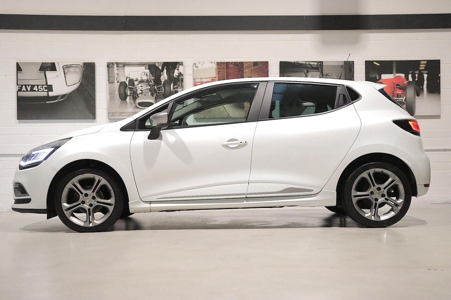 Used Renault Clio 2018 for sale - 76498596: Photo 6