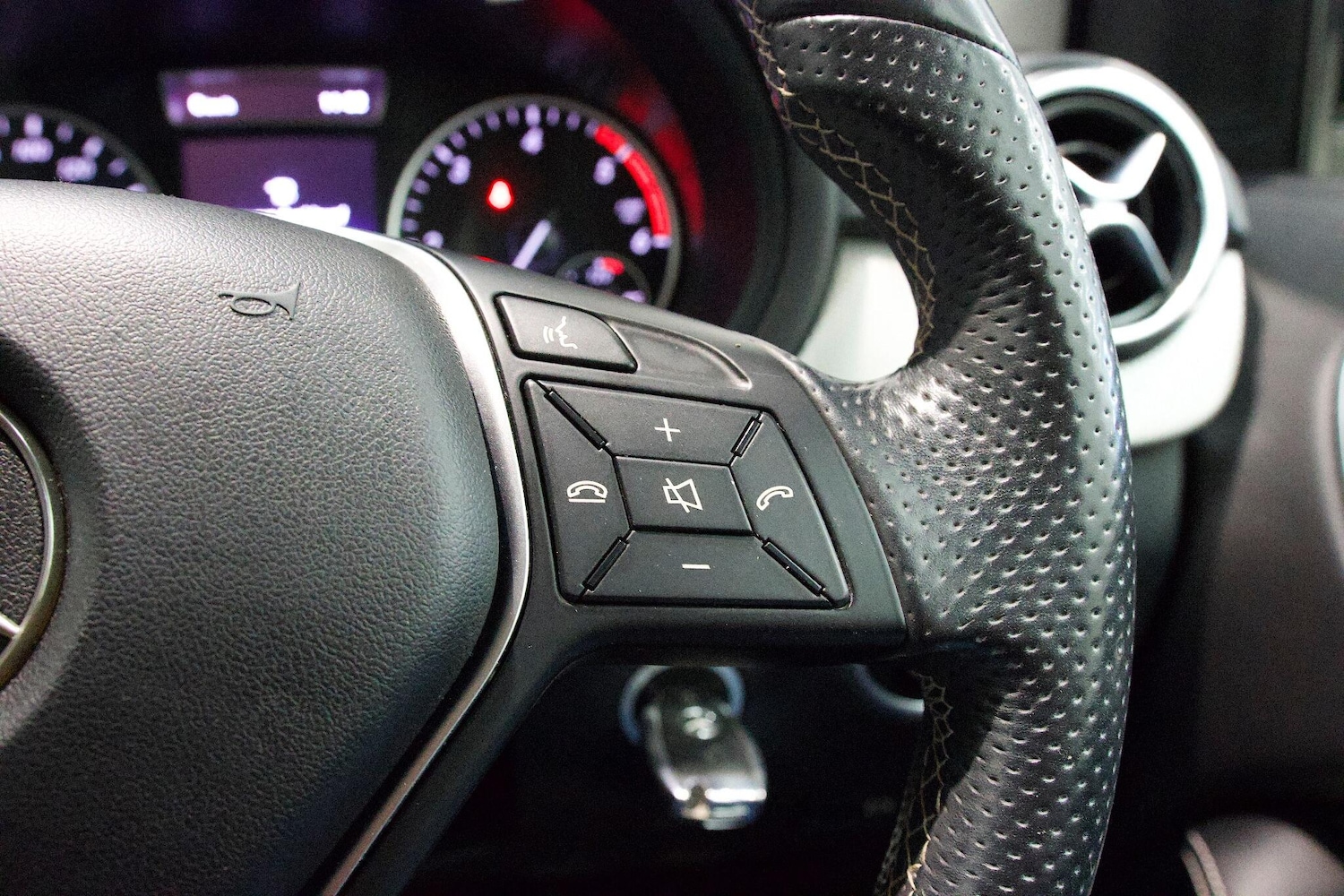 Used Mercedes-Benz B-Class 2013 for sale - 76109287: Photo 17