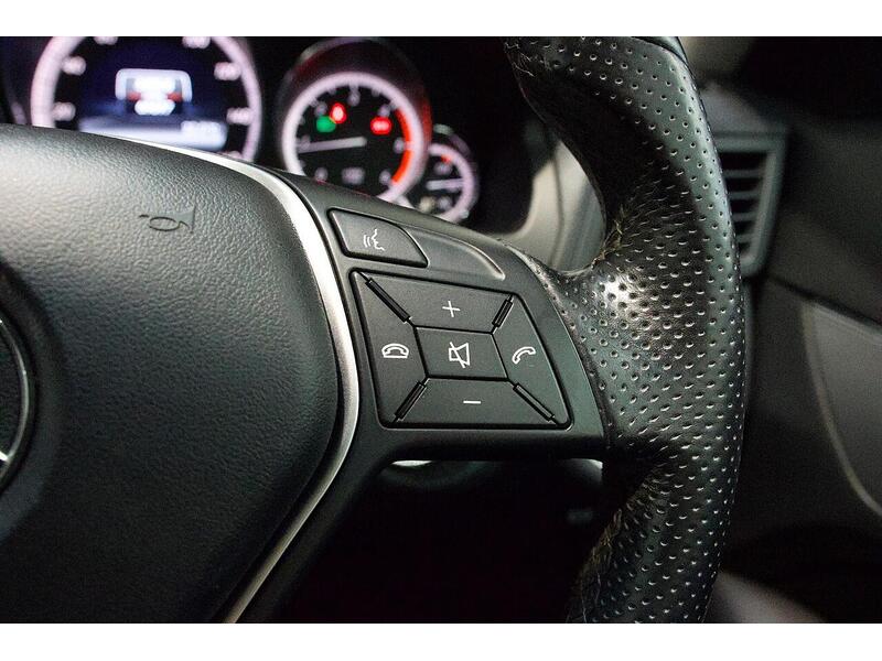 Used Mercedes-Benz E Class 2013 for sale - 76968422: Photo 17