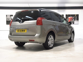 Used Peugeot 5008 2015 for sale - 76238805: Photo 3