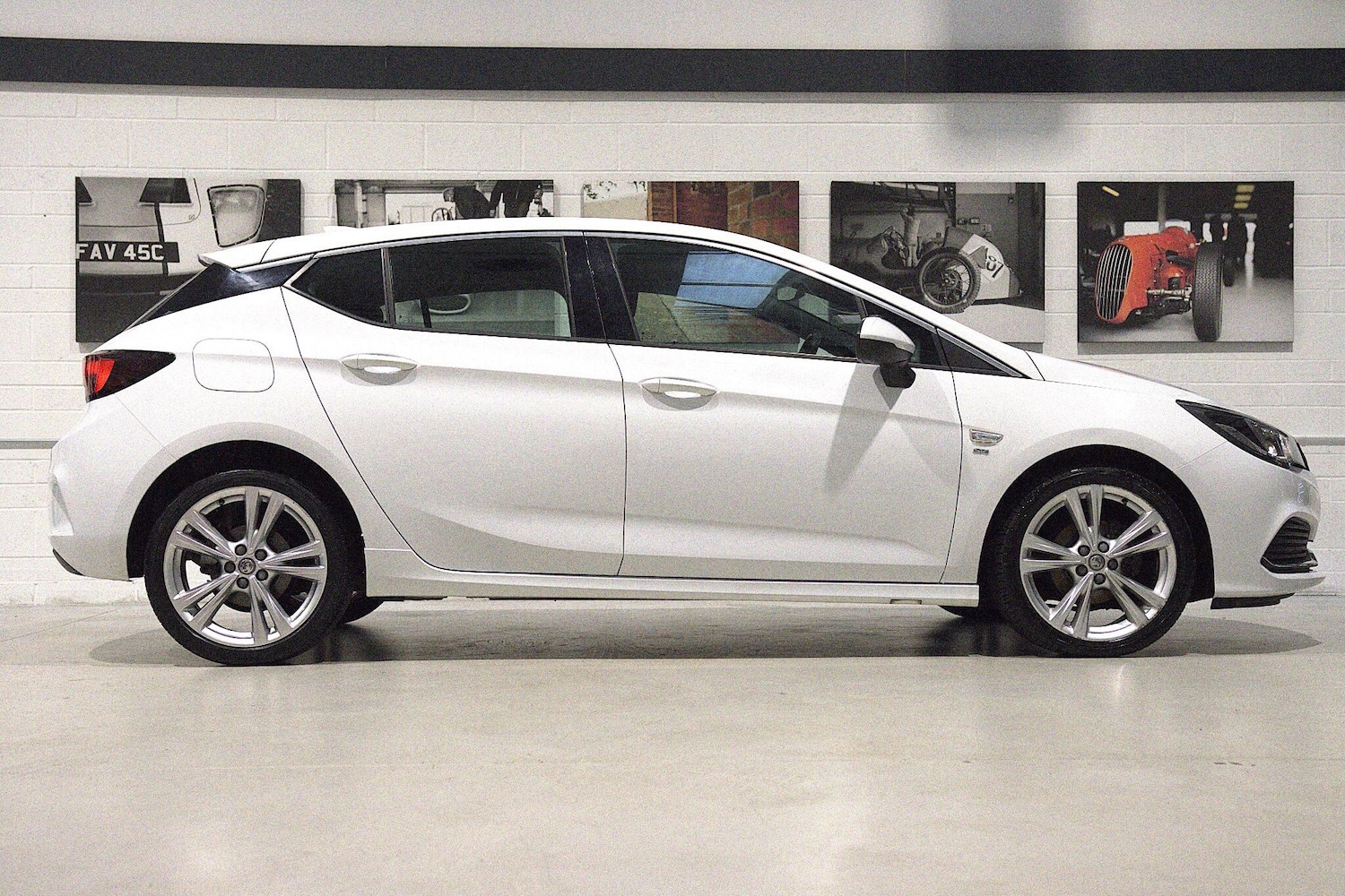 Used Vauxhall Astra 2017 for sale - 76200040: Photo 2