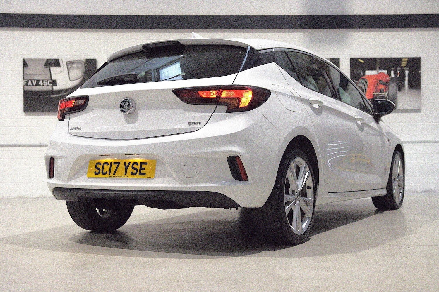 Used Vauxhall Astra 2017 for sale - 76200040: Photo 3