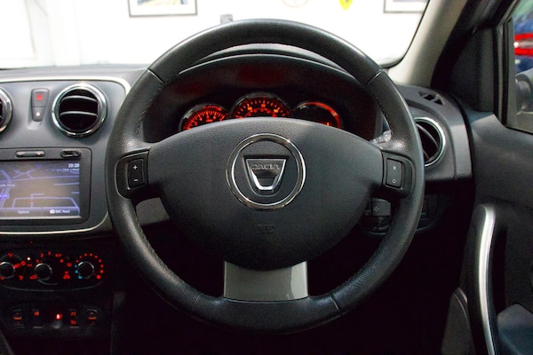 Used Dacia Sandero Stepway 2015 for sale - 75720493: Photo 16