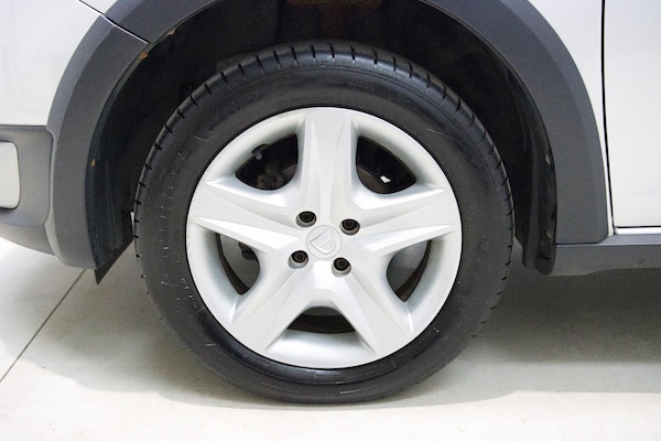 Used Dacia Sandero Stepway 2015 for sale - 75720493: Photo 29