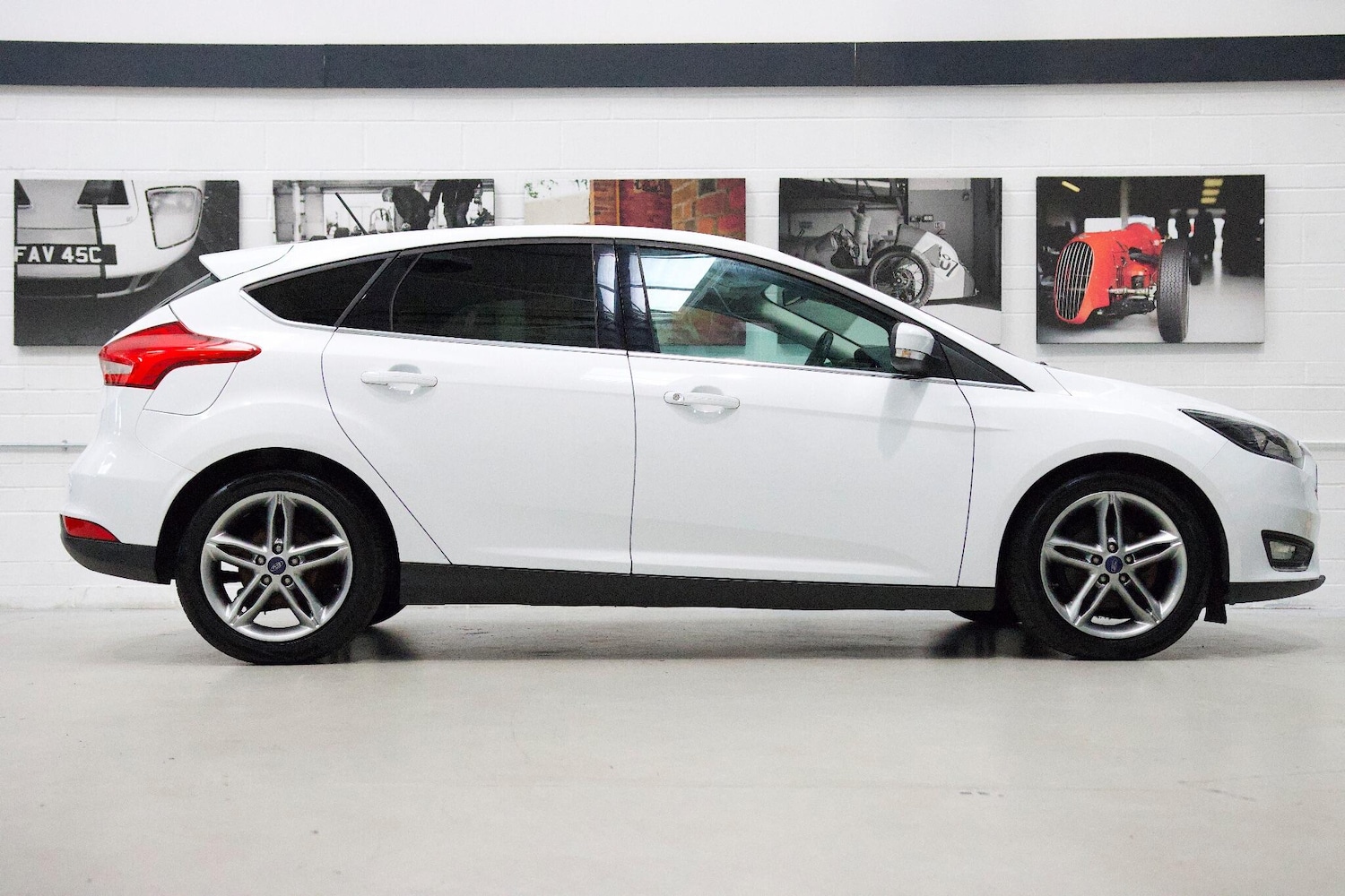 Used Ford Focus 2017 for sale - 76238964: Photo 2