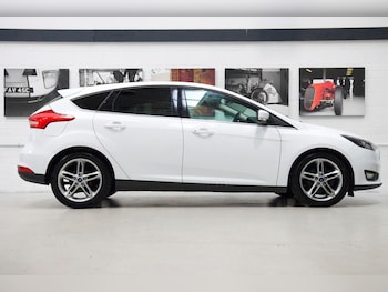 Used Ford Focus 2017 for sale - 76238964: Photo 2
