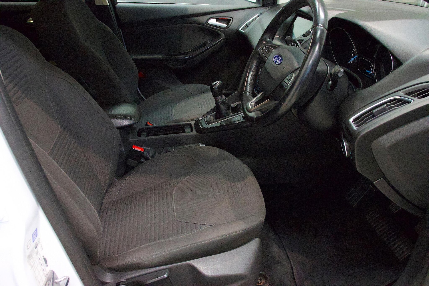 Used Ford Focus 2017 for sale - 76238964: Photo 9