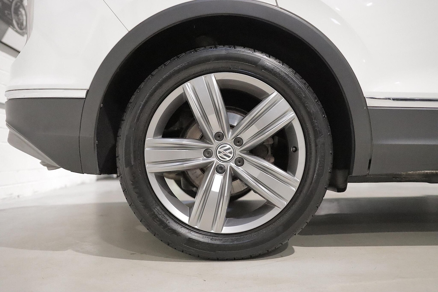 Used Volkswagen Tiguan 2018 for sale - 76550097: Photo 32